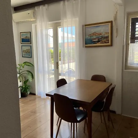 Rebeka'S Apartment Primosten Exterior photo